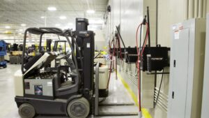 10 Benefits of Choosing Electric Forklifts for Your Rental Needs