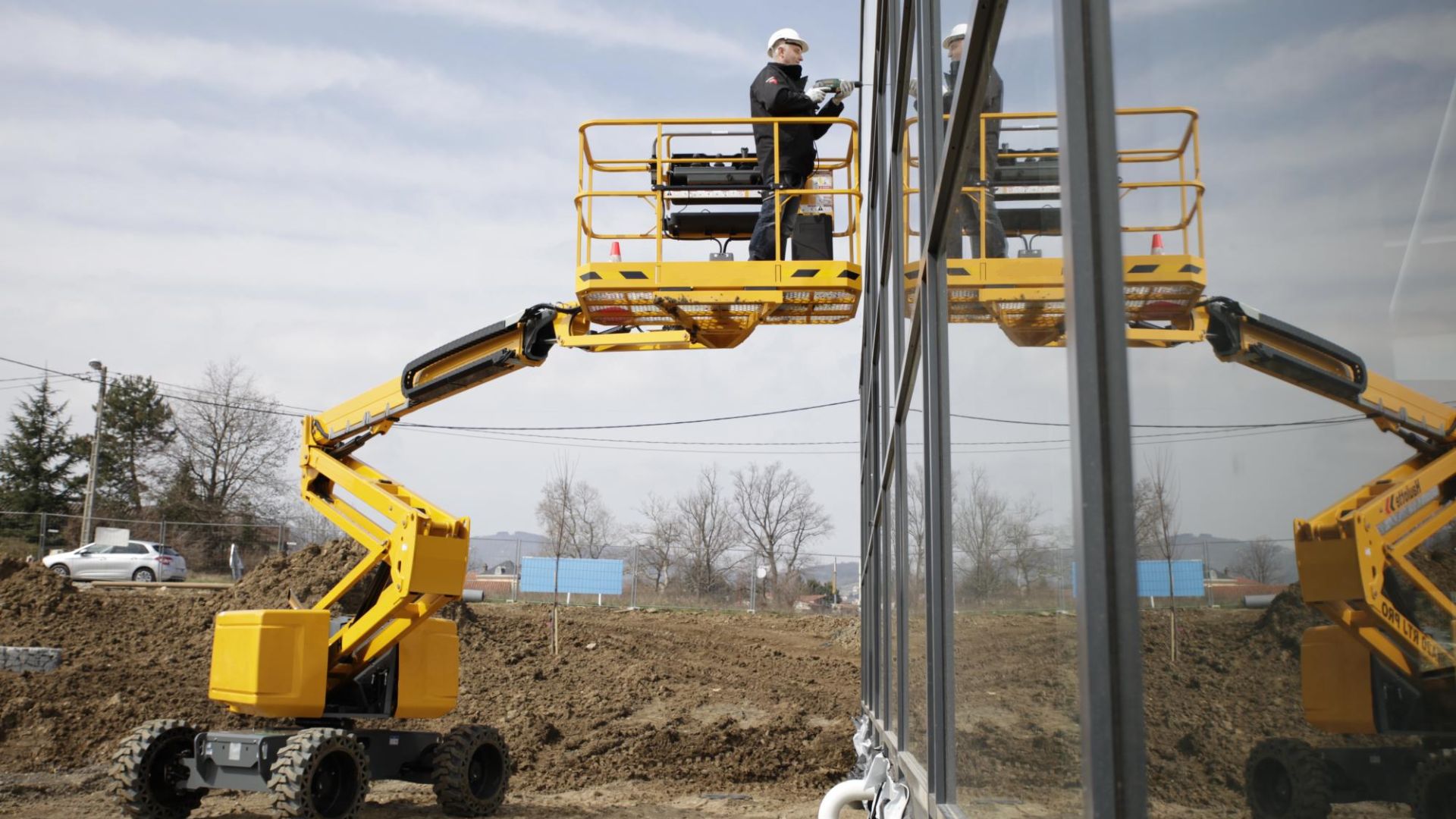 Why Renting a Truck Mounted Boom Lift Might Be Your Best Option