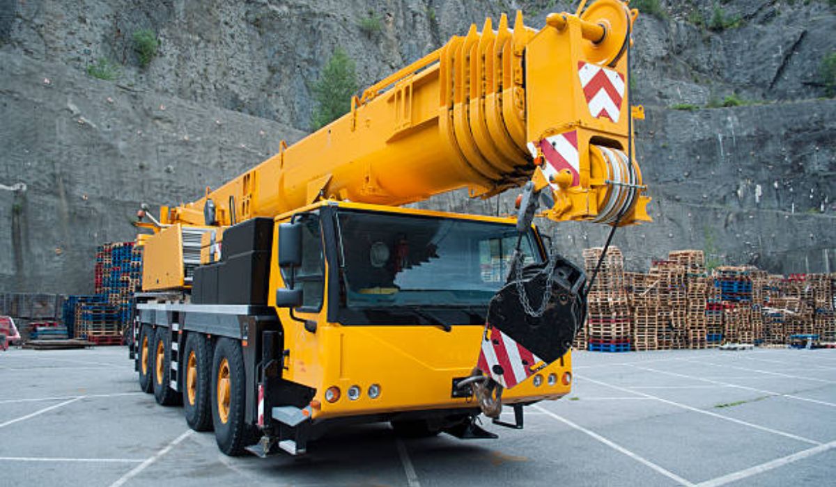 Choose the Right Mobile Crane for the Job