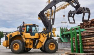 Types of Boom Loaders and Their Uses in Different Industries